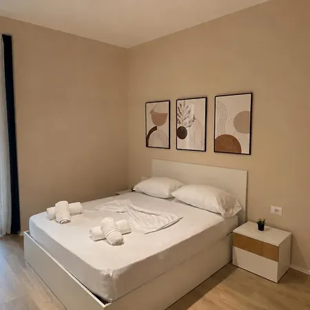Apartamento New Bazaar Cozy 3 Tirana