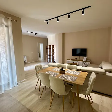 Apartamento New Bazaar Cozy 3 Tirana