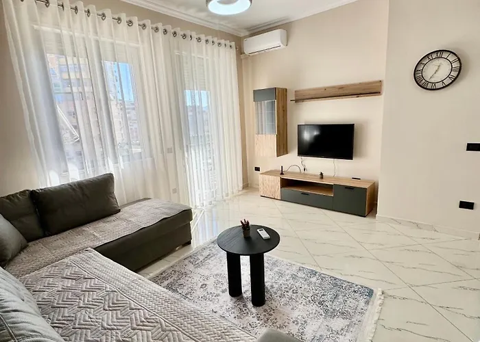 New Bazaar Cozy 3 * טיראנה